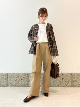 「アイテム（チノパンツ）」を使った、かなみさん（レディース・160cm）の秋コーディネート