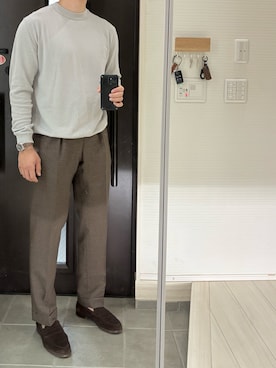 「オーダーメイドスラックスのアイテム（スラックス、ブラウン系）」を使った、Chrisさん（メンズ・180cm）の春コーディネート