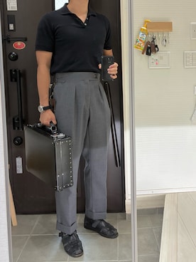 「オーダーメイドスラックスのアイテム（スラックス、グレー系）」を使った、Chrisさん（メンズ・180cm）の秋コーディネート