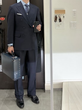 「オーダーメイドスーツのアイテム（スーツセット、ブルー系）」を使った、Chrisさん（メンズ・180cm）の春コーディネート