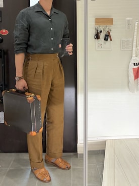 「オーダーメイドリネンシャツのアイテム（シャツ/ブラウス、グリーン系）」を使った、Chrisさん（メンズ・180cm）の夏コーディネート
