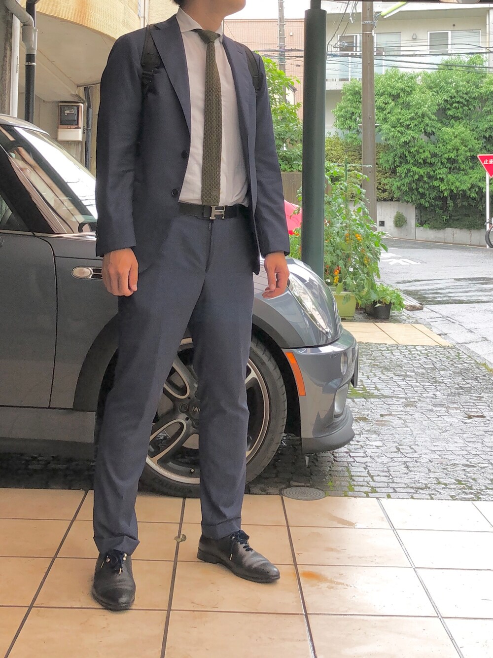 「スーツスタイル、スーツ、革靴、リネンシャツ、リネン、仕事着、仕事コーデ、夏コーデ、夏」｜「roberto fraserのアイテム（ネクタイ、グリーン系）」を使った、Chrisさん（メンズ・181cm）の夏コーディネートの1枚目の写真