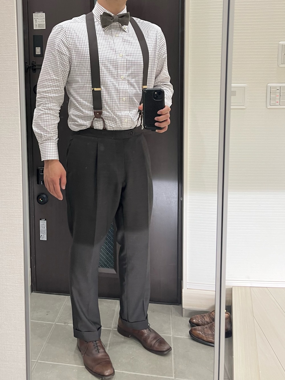Chrisさんの（オーダーメイドスラックス(Dormeuil)）を使ったコーディネートの1枚目の写真