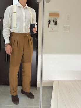 「オーダーメイドリネンスラックスのアイテム（スラックス、ブラウン系）」を使った、Chrisさん（メンズ・180cm）の春コーディネート