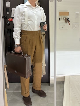 「オーダーメイドシャツのアイテム（ビジネスシャツ、ホワイト系）」を使った、Chrisさん（メンズ・180cm）の秋コーディネート