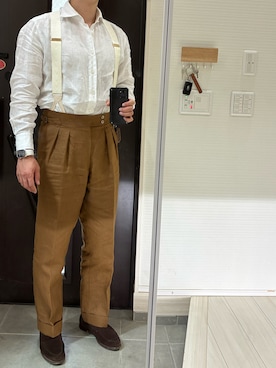 「オーダーメイドリネンスラックスのアイテム（スラックス、ブラウン系）」を使った、Chrisさん（メンズ・180cm）の春コーディネート