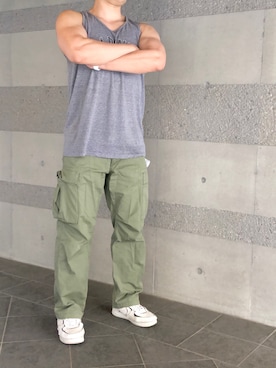 「Alpha Industries（アルファインダストリーズ）のアイテム（カーゴパンツ）」を使った、Chrisさん（メンズ・181cm）の春コーディネート
