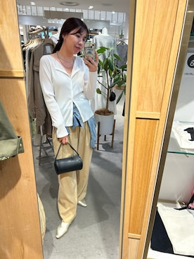 「SHENERY（シーナリー）のプリーツカーディガン（シャツ/ブラウス、ホワイト系）」を使った、IGARASHI_166cmさん（レディース・166cm）の春コーディネート