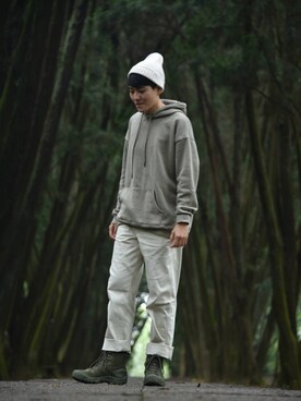 「oversize」｜「アイテム（ニットキャップ/ビーニー）」を使った、內古梅西さん（レディース・170cm）の春コーディネート