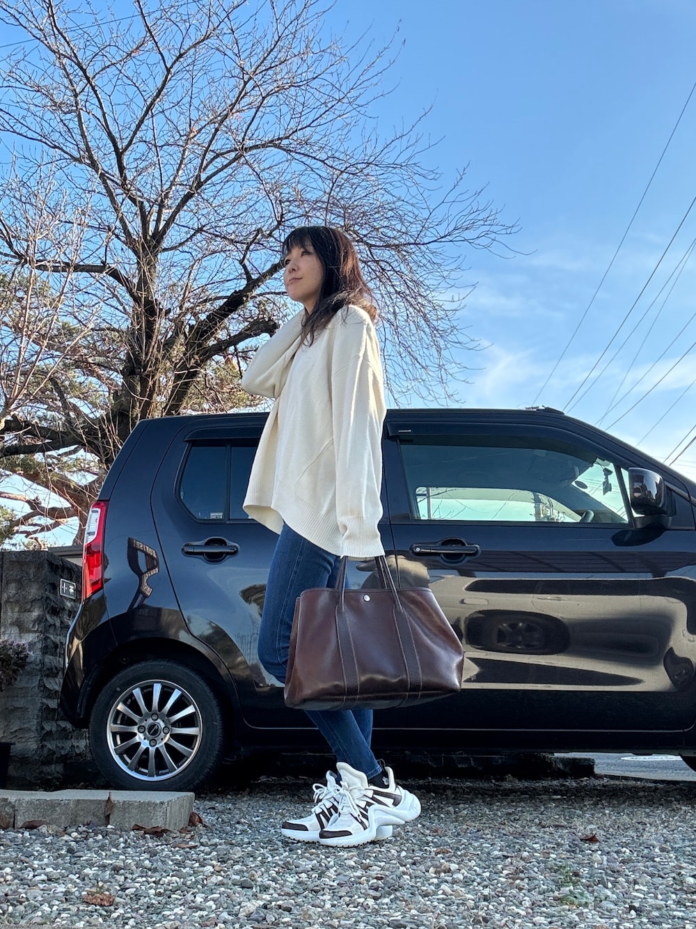「オトナカジュアル、HERMES、ガーデンパーティー、ハイテクスニーカー、ヴィトン スニーカー、エルメスバッグ」｜「LOUIS VUITTONのアイテム（スニーカー、ホワイト系）」を使った、aiko52さん（レディース・160cm）の冬コーディネートの1枚目の写真