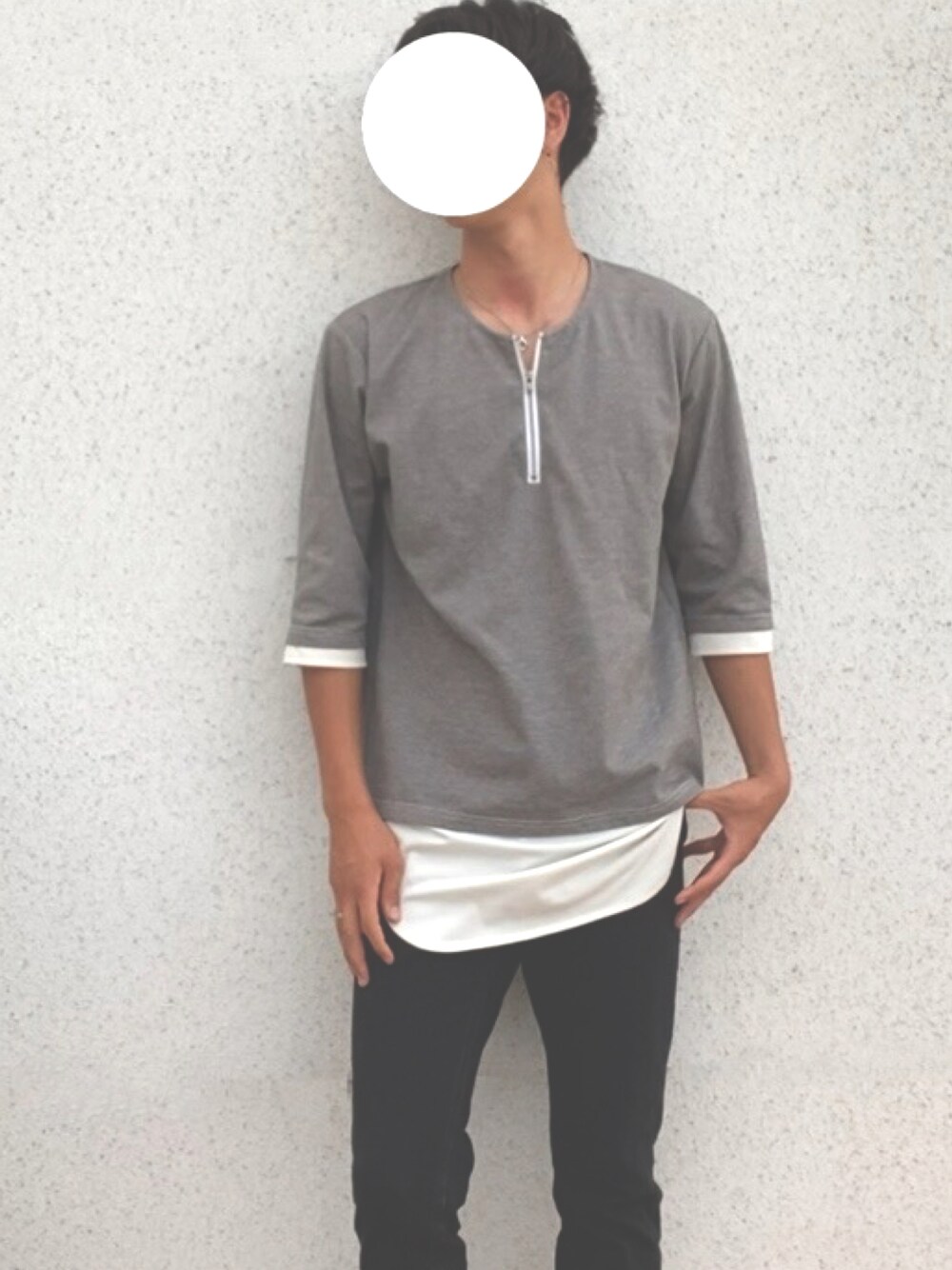 「お洒落さんとつながりたい、きれいめカジュアル、秋コーデ、いいね、save、フォローお願いします🤑、スニーカーコーデ、カジュアル、夏、スキニーデニム、グレー、Romes」｜「GUのアイテム（デニムパンツ、ブラック系）」を使った、悠さん（メンズ・169cm）の秋コーディネートの1枚目の写真