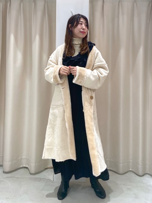 okamu🍦骨格ストレートさんのコーディネート