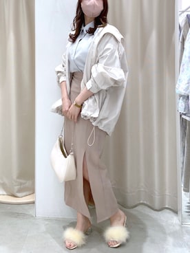 「スリット」｜「アイテム（マウンテンパーカー）」を使った、okamu🍦骨格ストレートさん（レディース・159cm）の春コーディネート