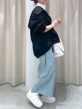 「スリット」｜「アイテム（マウンテンパーカー）」を使った、okamu🍦骨格ストレートさん（レディース・159cm）の春コーディネート