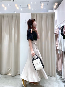 「スリット」｜「アイテム（その他シューズ）」を使った、okamu🍦骨格ストレートさん（レディース・159cm）の春コーディネート
