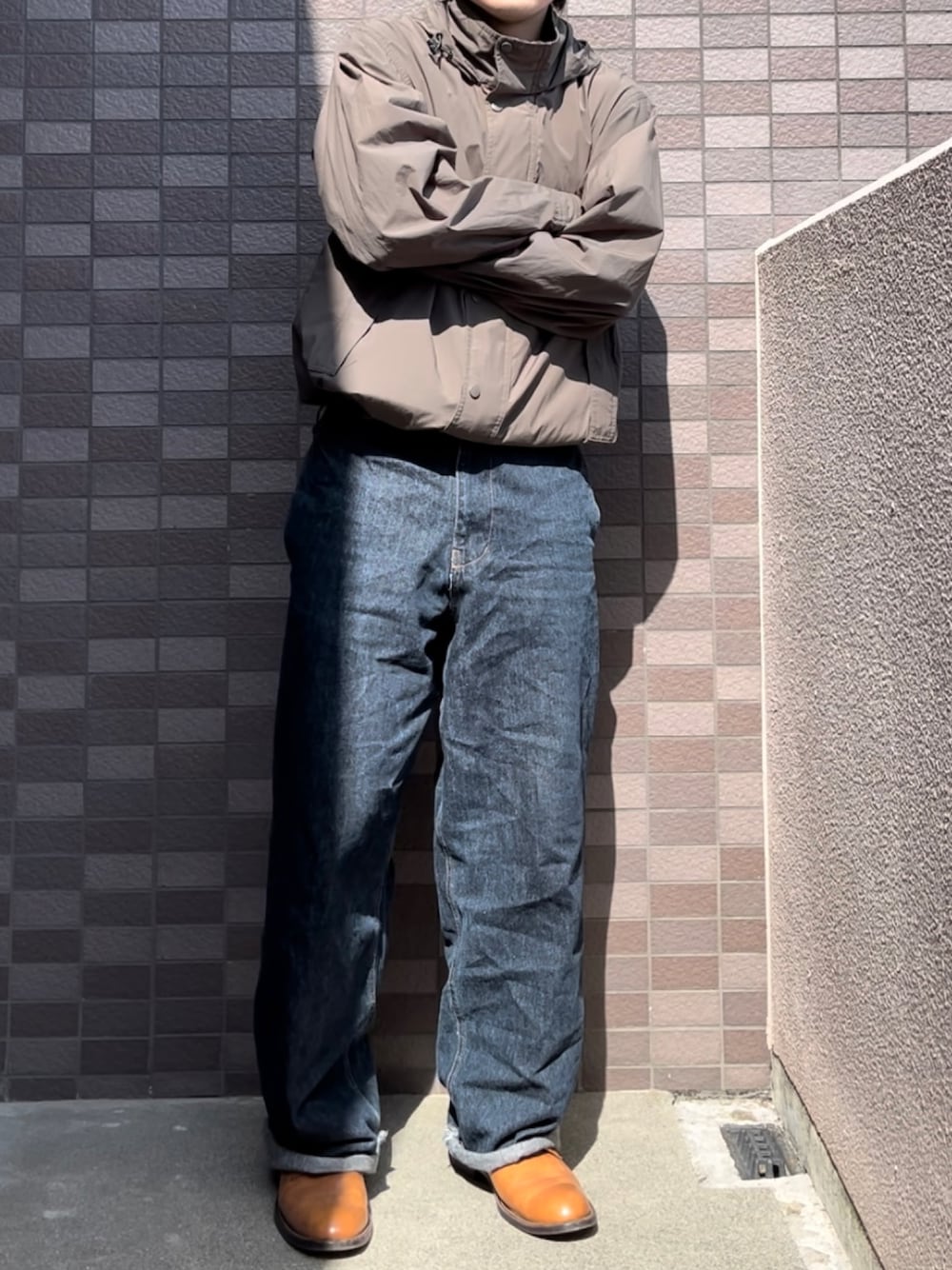 「春服デビュー宣言、春、おしゃれさんと繋がりたい、大人カジュアル、メンズファッション、低身長コーデ、休日コーデ、春のコーデ、ワイドデニム、カーキ、過去の投稿も見て頂けたら嬉しいです😊、ミリタリー、デニムパンツ、学生コーデ、フォローお願いします」｜「United AthleのUnited Athle / ユナイテッドアスレ / ビッグシルエット コットンナイロン スタンドカラー フードインジャケット / ミリタリージャケット / 防風 / 撥水（ミリタリージャケット、グリーン系）」を使った、satoさん（メンズ・170cm）の春コーディネートの1枚目の写真