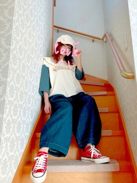 赤スニーカー のレディース人気ファッションコーディネート Wear