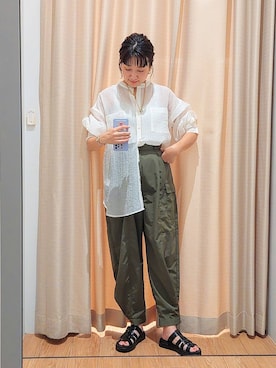 「LOWRYS FARM（ローリーズファーム）のシアーバンドシャツ　991800（シャツ/ブラウス）」を使った、ayaさん（レディース・161cm・30代）の夏コーディネート