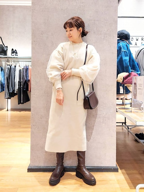 LOWRYS FARM（ローリーズファーム）の「イソザイドッキング