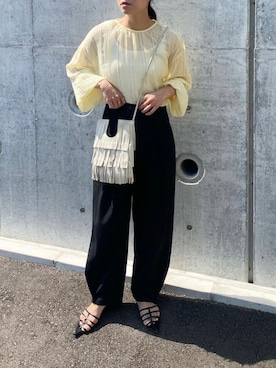 「LAUIR（ラウアー）のアイテム（シャツ/ブラウス）」を使った、mikaさん（レディース・157cm）の春コーディネート