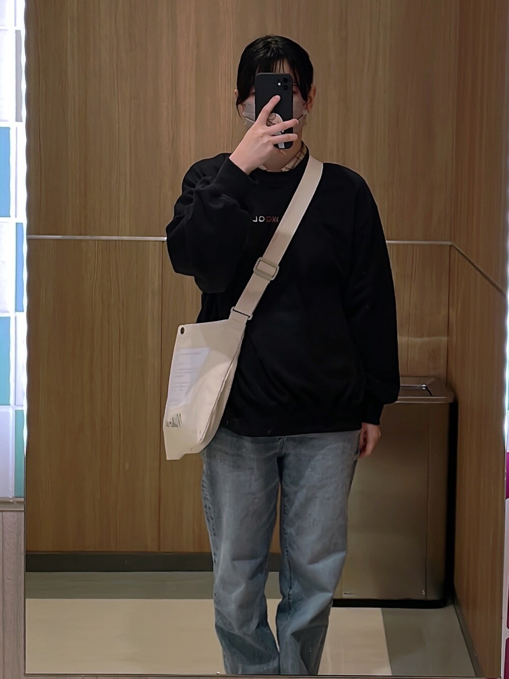 「パンツスタイル、メンズライク、カジュアル、ラフスタイル」｜「GUのアイテム（デニムパンツ、ブルー系）」を使った、杏沙乃さん（レディース・154cm）の春コーディネートの1枚目の写真