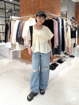 「LOWRYS FARM（ローリーズファーム）のスタイルＵＰクロスカップキャミ　100757（Tシャツ/カットソー、ホワイト系）」を使った、saeさん（レディース・155cm）の春コーディネート