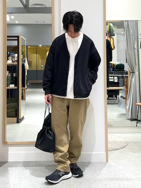 「coenスタッフスタイリング」｜「アイテム（スラックス）」を使った、いとかんさん（メンズ・170cm）の春コーディネート