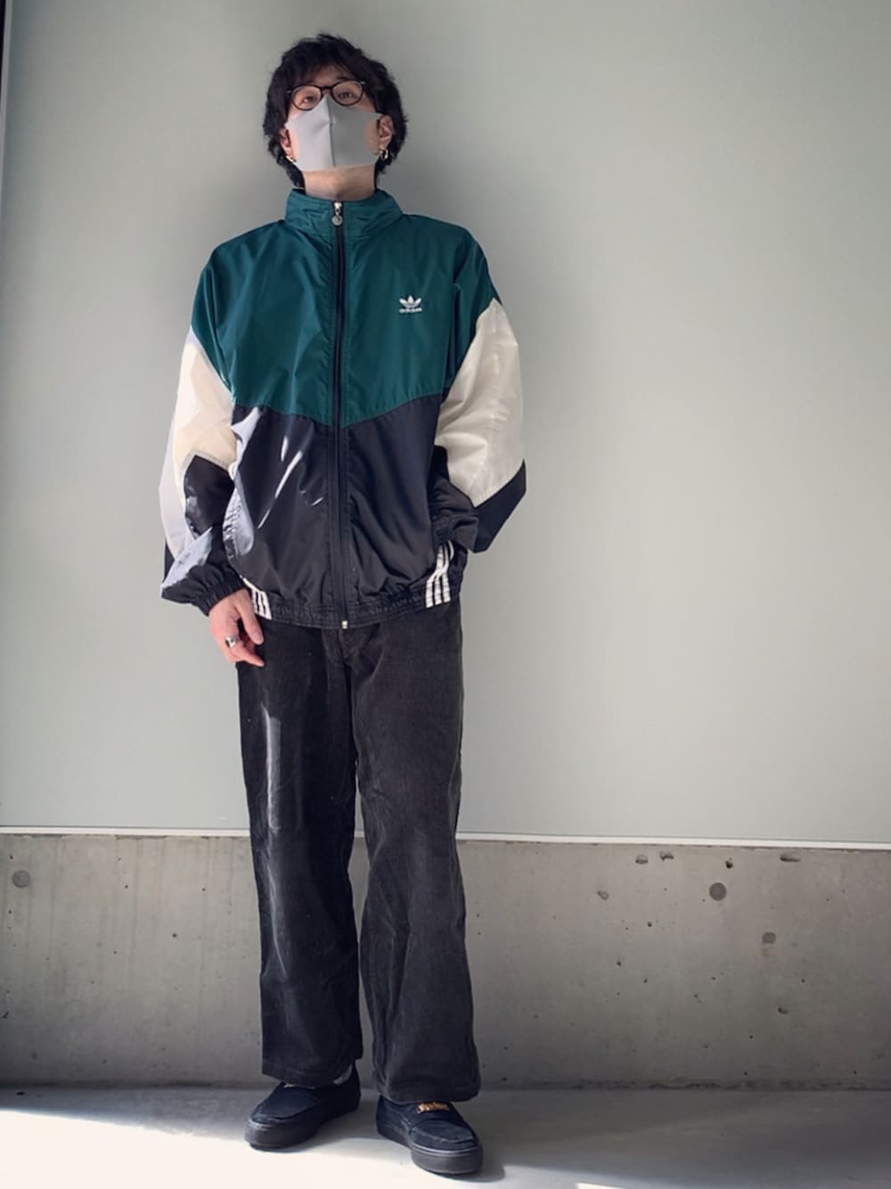りまん｜adidasのナイロンジャケットを使ったコーディネート - WEAR