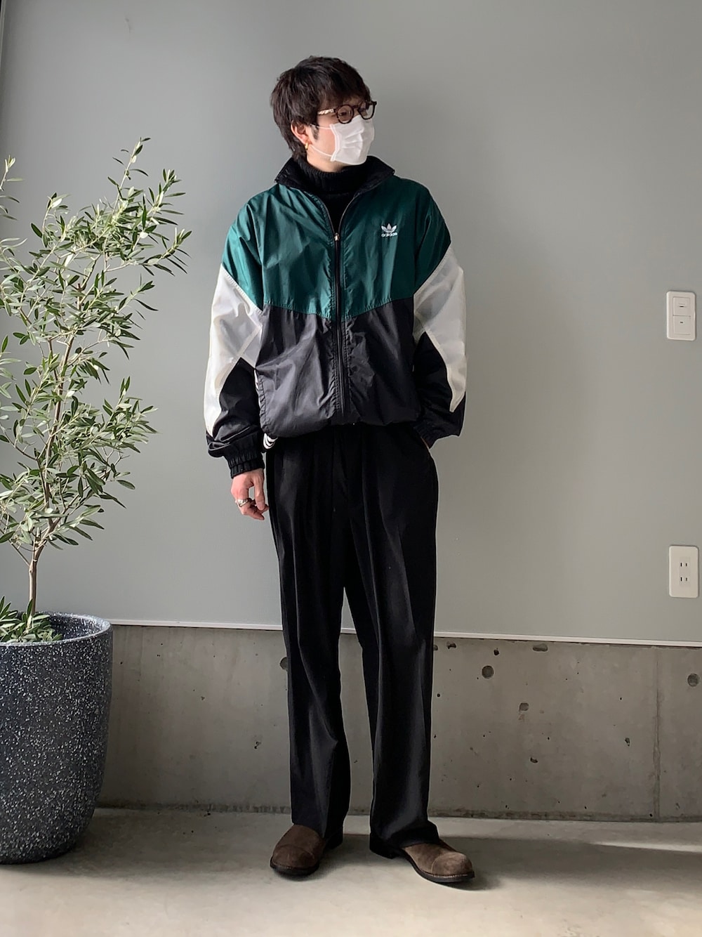 りまん｜adidasのナイロンジャケットを使ったコーディネート - WEAR