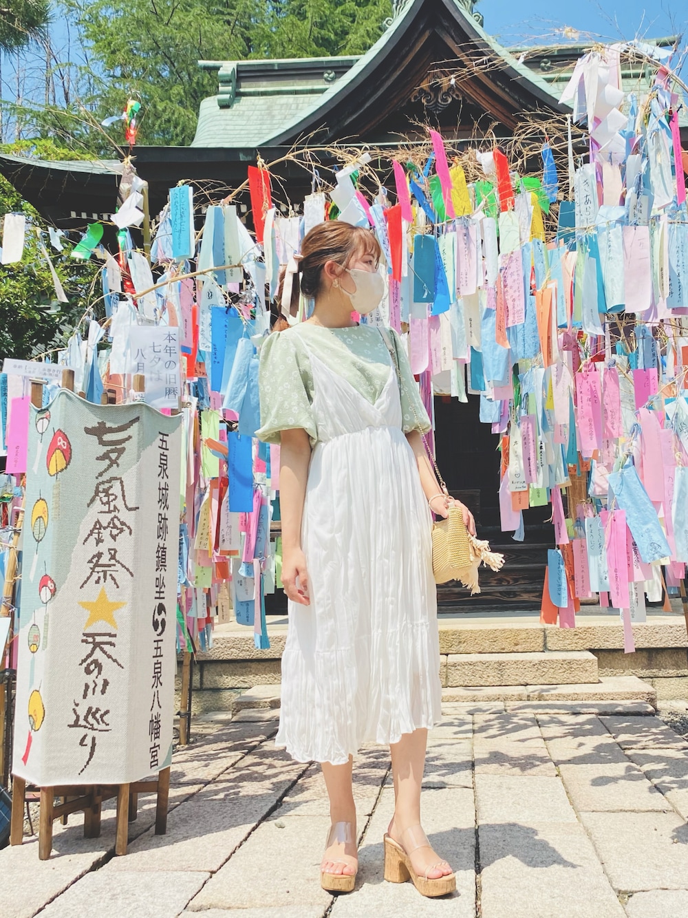 「夏コーデ、韓国風コーデ、大人かわいい、大人ガーリー、ホワイト、サンダル、クリンクル加工、キャミワンピ、コルクサンダル、DoulaDoula、GRL、Heather」｜「Doula Doulaのワッシャークリンクルワンピース（ワンピース、ホワイト系）」を使った、nnkさん（レディース・157cm）の夏コーディネートの1枚目の写真