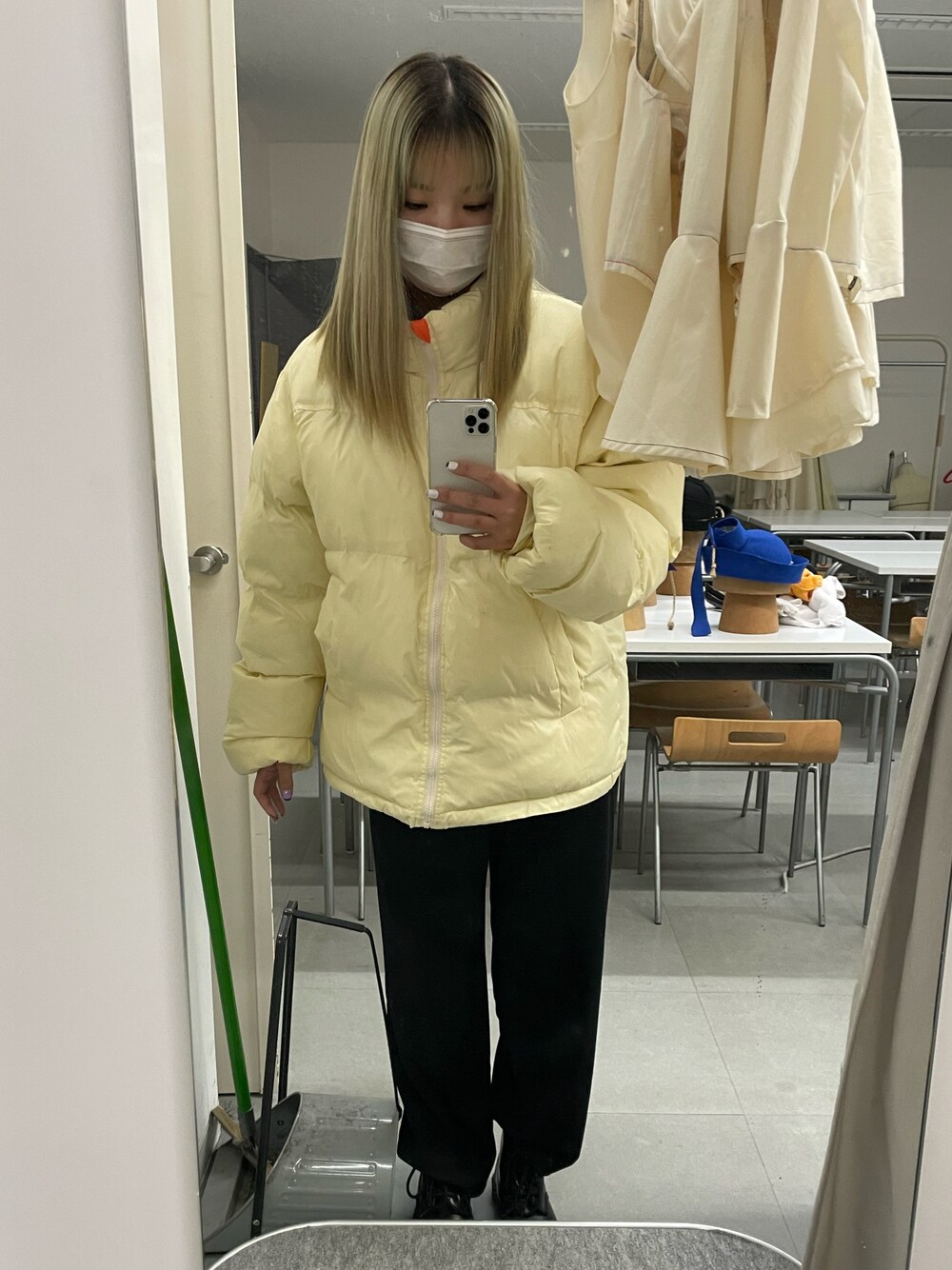 「冬コーデ、シンプル、おしゃれさんと繋がりたい、オーバーサイズ、高身長女子、いいね、save、フォローお願いします🤑、私の推しブランド、モノトーンコーデ、ニット、プチプラコーデ、ボリューム袖、プチプラ、ブーツ」｜「セカンドストリートのアイテム（ジャケット/アウター、ベージュ系）」を使った、おおわだゆうきさん（レディース・159cm）の冬コーディネートの1枚目の写真