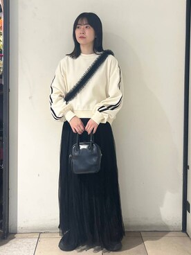 「モバイルグッズ_Me%」｜「アイテム（スウェット）」を使った、もえこさん（レディース・156cm）の冬コーディネート