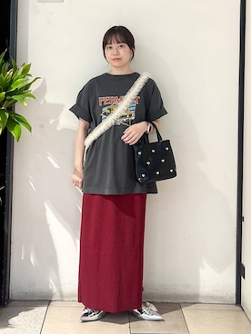 「アイテム（スマホグッズ、ベージュ系）」を使った、もえこさん（レディース・156cm）の夏コーディネート
