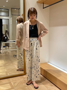 「アイテム（テーラードジャケット）」を使った、kanaguchiさん（レディース・165cm）の夏コーディネート