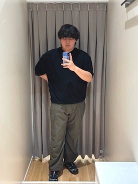 「ITEMS URBANRESEARCH（アイテムズ アーバンリサーチ）のサイドストレージ半袖ポンチTops（Tシャツ/カットソー、ブラック系）」を使った、たちばなさん（メンズ・180cm）の春コーディネート
