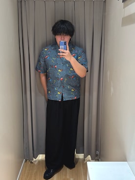 「ITEMS URBANRESEARCH（アイテムズ アーバンリサーチ）のアロハプリントオープンカラー半袖シャツ（シャツ/ブラウス、グレー系）」を使った、たちばなさん（メンズ・180cm）の春コーディネート