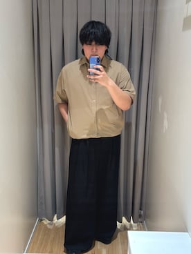 「ITEMS URBANRESEARCH（アイテムズ アーバンリサーチ）の高機能シアサッカー サイドストレージシャツ（シャツ/ブラウス、ベージュ系）」を使った、たちばなさん（メンズ・180cm）の春コーディネート
