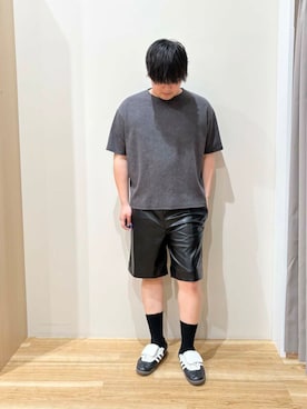 「レザー」｜「アイテム（Tシャツ/カットソー）」を使った、たちばなさん（メンズ・180cm）の夏コーディネート