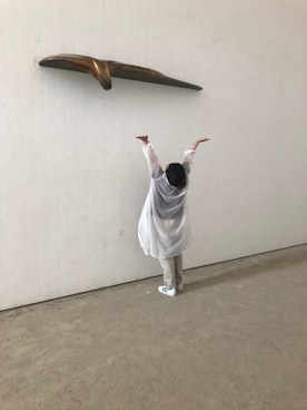 「美術館」｜「アイテム（Tシャツ/カットソー）」を使った、Mioさん（レディース・153cm）の夏コーディネート