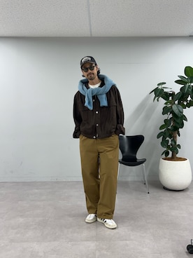 「アイテム（デニムジャケット、ブラウン系）」を使った、Mr.KPさん（メンズ・175cm）の秋コーディネート