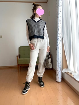 JIMMY CHOO(ジミーチュウ)のスニーカーを使ったレディース JIMMY CHOO(ジミーチュウ)のスニーカーを使ったレディース