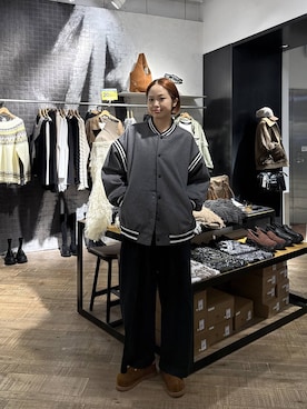 「アイテム（スタジャン）」を使った、ぺえさん（レディース・166cm）の秋コーディネート