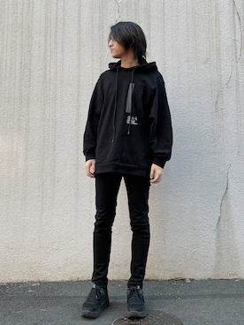 「SHAREEF（シャリーフ）のアイテム（パーカー）」を使った、アキさん（メンズ・183cm）の冬コーディネート