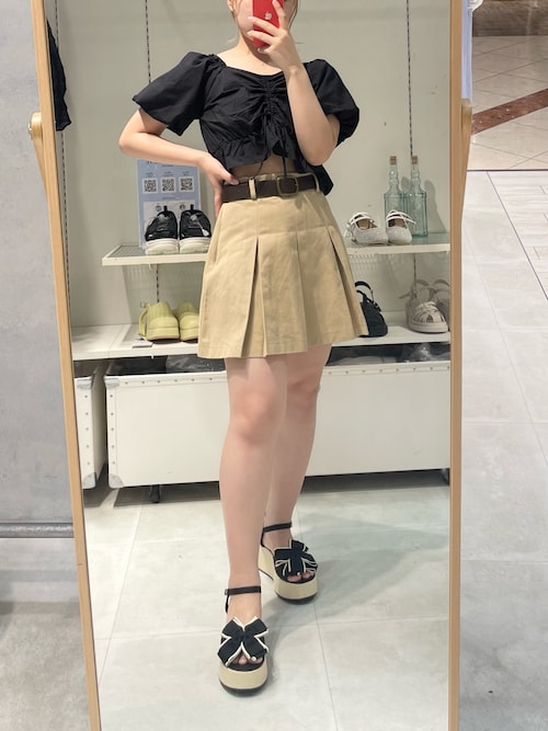 【Alice+Olivia】トニ フェイクレザー プリーツ ミニスカート レザーラッププリーツミニスカート – Darich (ダーリッチ)