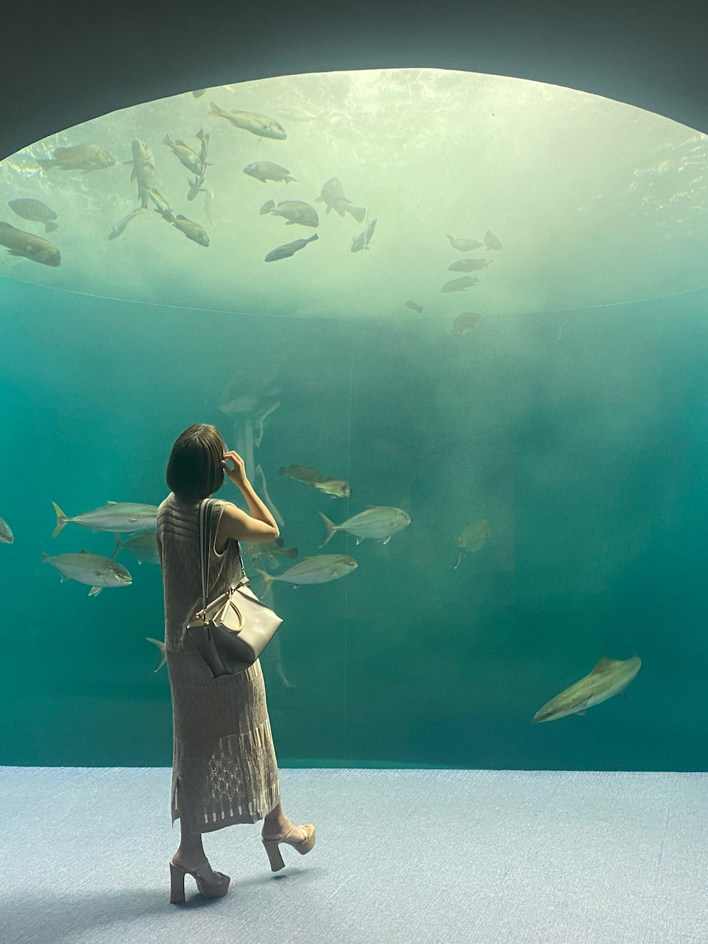 その他のスカート、その他のニット/セーター、その他のサンダルを着用したレディースの夏コーディネートの1枚目の写真