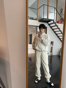 「ENOF（イナフ）のアイテム（パンツ）」を使った、潮田あかりさん（レディース・166cm）の秋コーディネート