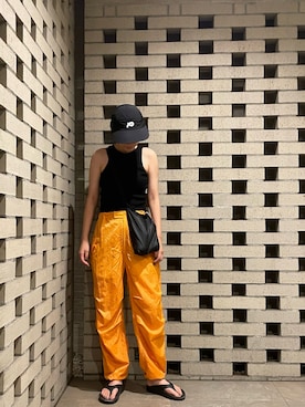 「OOFOS（ウーフォス）のOOFOS　Ooriginal（サンダル）」を使った、潮田あかりさん（レディース・166cm）の夏コーディネート