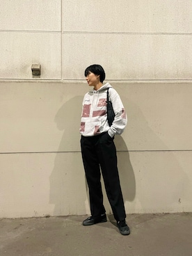 「アイテム（パーカー）」を使った、潮田あかりさん（レディース・166cm）の秋コーディネート