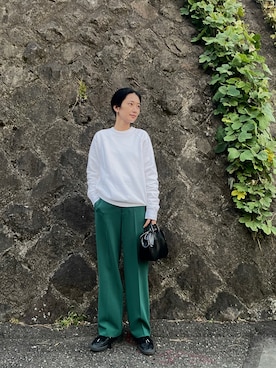 「23区（ニジュウサンク）のアイテム（パンツ）」を使った、潮田あかりさん（レディース・166cm）の秋コーディネート