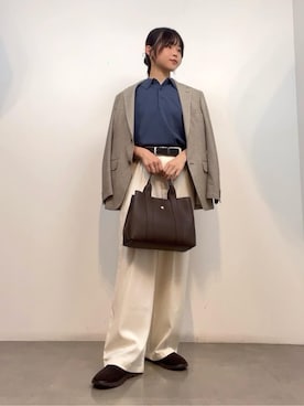 「TAKEO KIKUCHI（タケオキクチ）の【便利なサイズ感】ドライビング　トートバッグ（トートバッグ、ブラウン系）」を使った、Rinnaさん（レディース）の夏コーディネート
